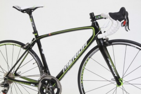 メリダ SCULTURA SL TEAM メリダが放つオールラウンドレーシングバイク 